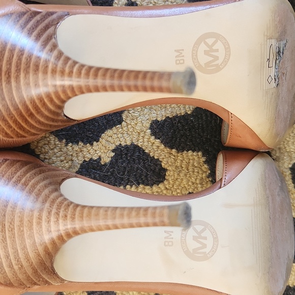 MICHAEL Michael Kors Open Toe Leather Sandals - Picture 10 of 13